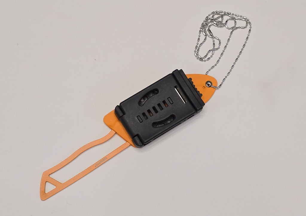 Schneidwerk Neck Knife UL03 Orange D2 – Ultraleicht. Unauffällig. Verlässlich. Premium-Qualität