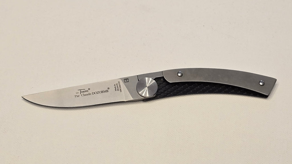 Französische Messerschmiedekunst für deine Hosen tasche: Leicht, extrem scharf und gebaut für die Ewigkeit. Das Jero v. Dozorme