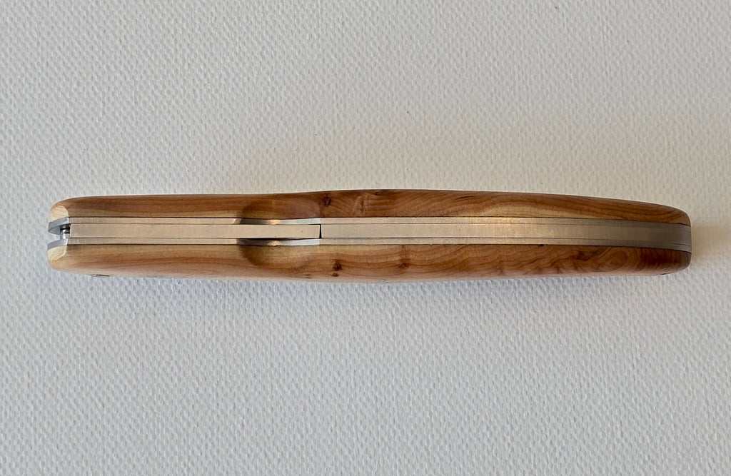 Laguiole „The Legend“ – Französisches Klappmesser 12 cm mit patentierter Double-Action & Holzgriff Wacholder