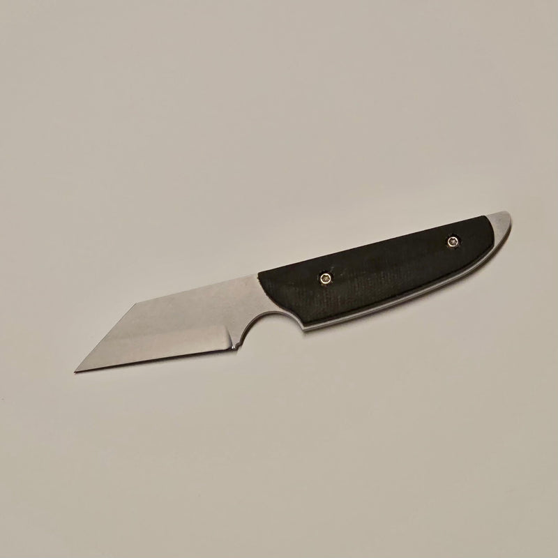 Dieses EDC-Messer hat’s in sich – Das „Fang“ ist klein, aber brutal effektiv! -Von Kubesch-