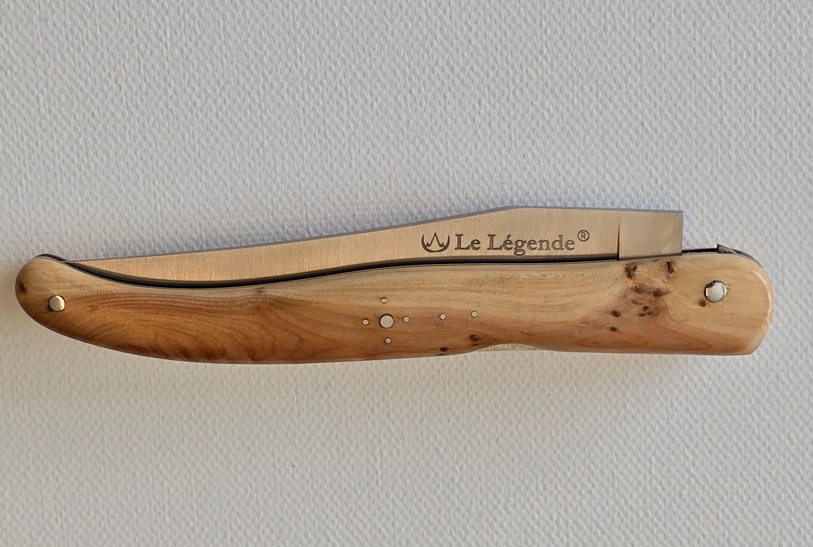 Laguiole „The Legend“ – Französisches Klappmesser 12 cm mit patentierter Double-Action & Holzgriff Wacholder