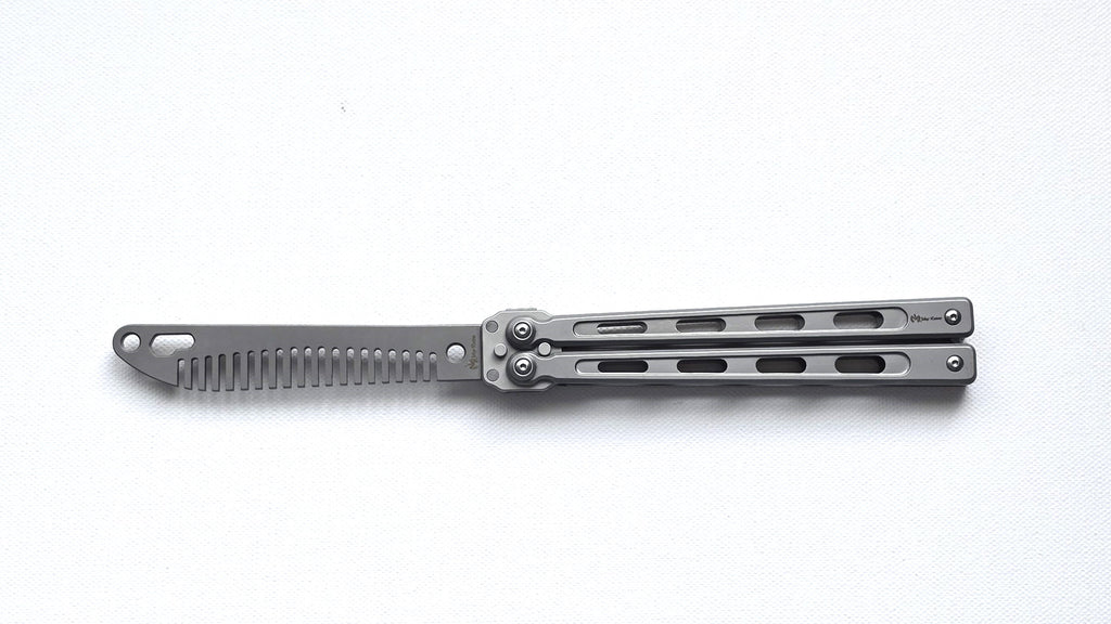 Das MK136 Edelstahl-Multitool: Ein meisterhaftes Schmetterlingsmesser für maximale Vielseitigkeit