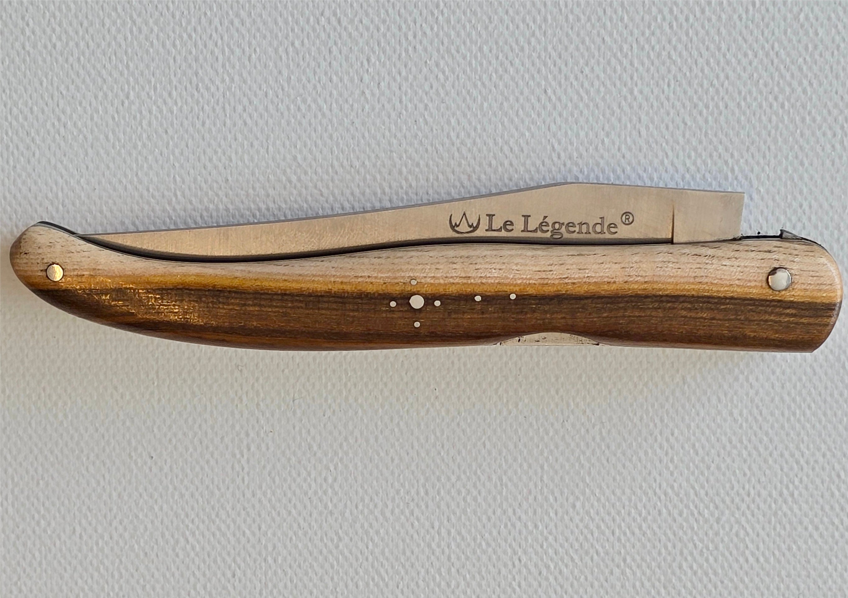 Laguiole „The Legend“ – Französisches Klappmesser 12 cm mit patentierter Double-Action & Holzgriff Pistazie