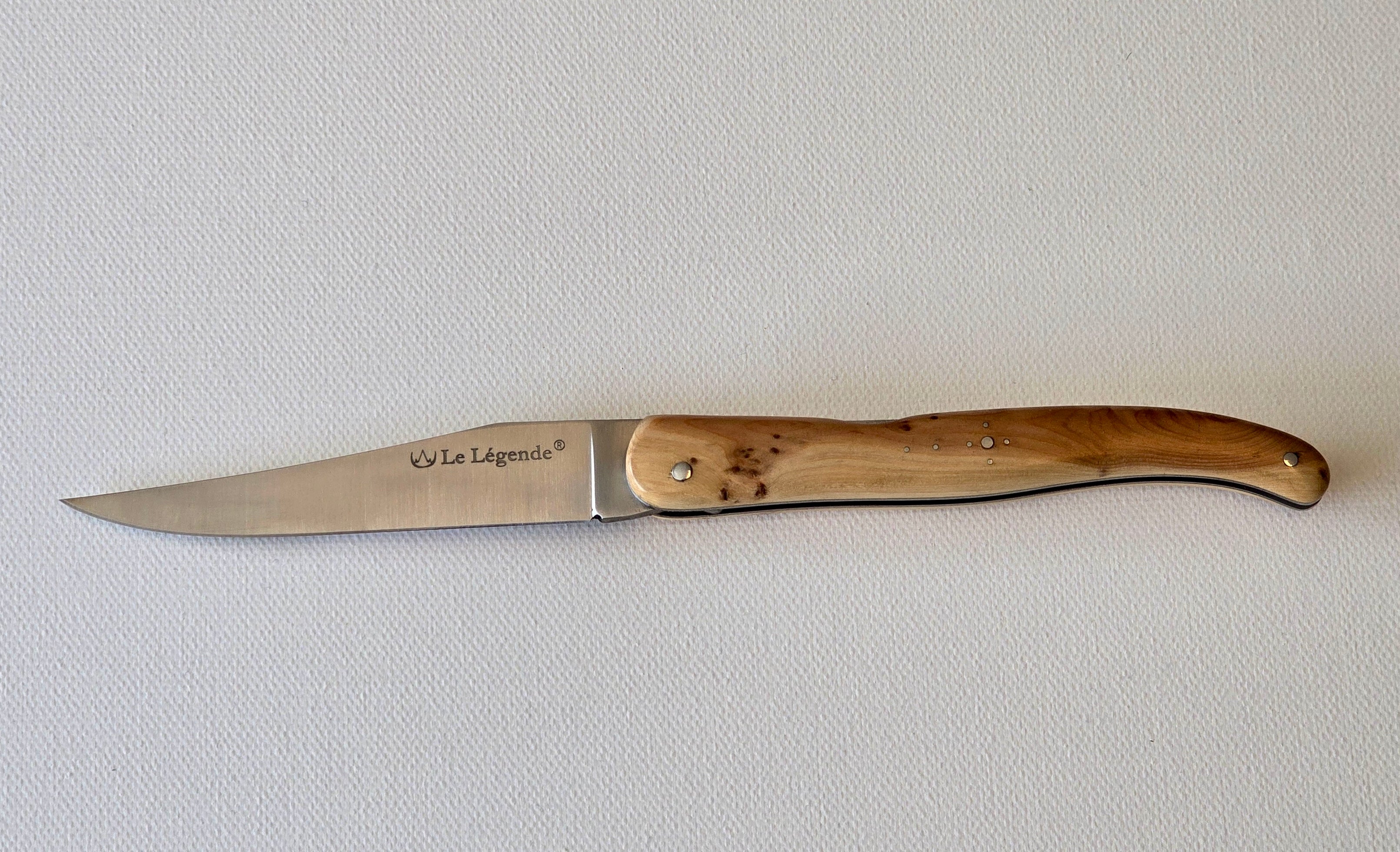 Laguiole „The Legend“ – Französisches Klappmesser 12 cm mit patentierter Double-Action & Holzgriff Wacholder