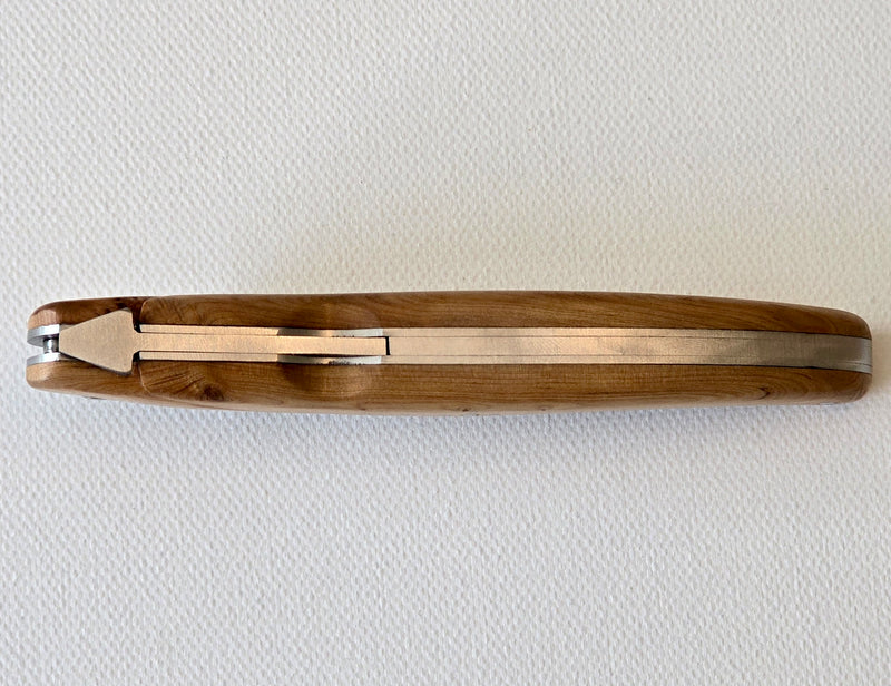 🐝 LAGUIOLE VILLAGE – RESSORTS À POMPE – Modell DOUBLE EFFET Klappmesser 12 cm mit patentierter Double-Action & Holzgriff Wacholder