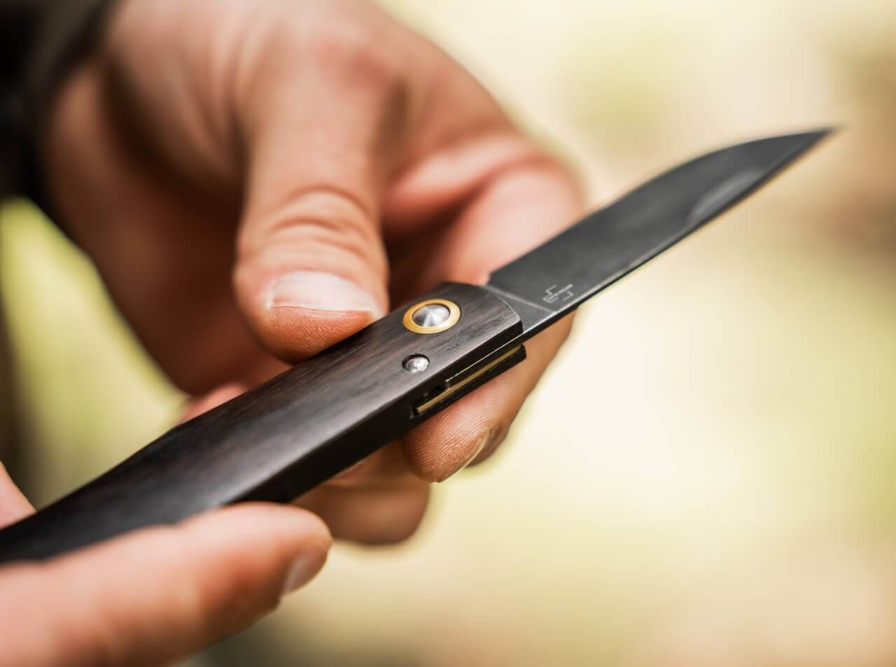 Rusticus Medium All Black