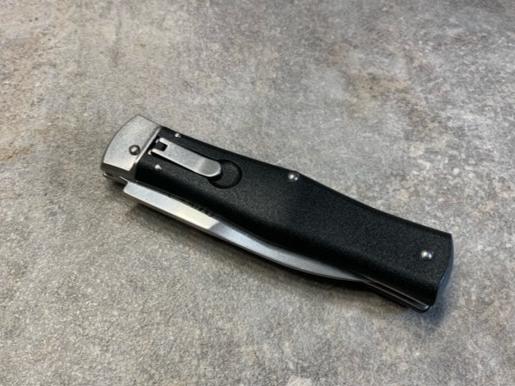 Mikov Predator -  AISI 420 - Zweihand