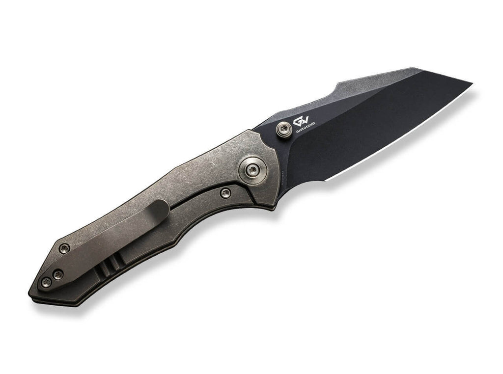 High-Fin Titanium Bronze