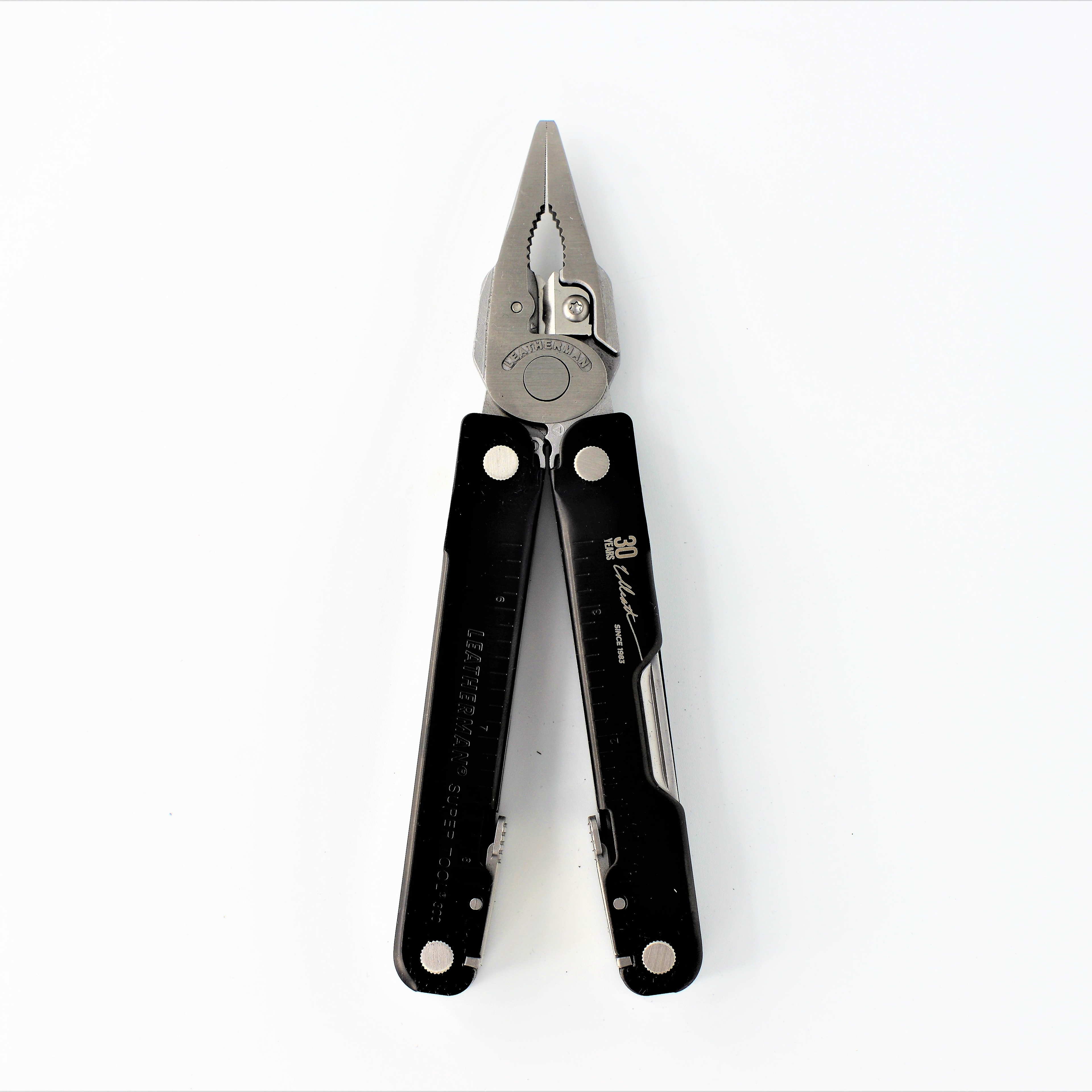 Limitierte Edition Leatherman Super Tool 300 mit Lederholster & Micra in Holzbox