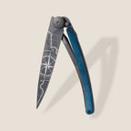 Deejo 37g, Blaues Buchenholz / Terra Incognita