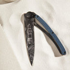 Deejo 37g, Blaues Buchenholz / Leuchtturm