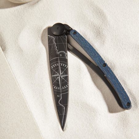 Deejo 37g, Blaues Buchenholz / Terra Incognita